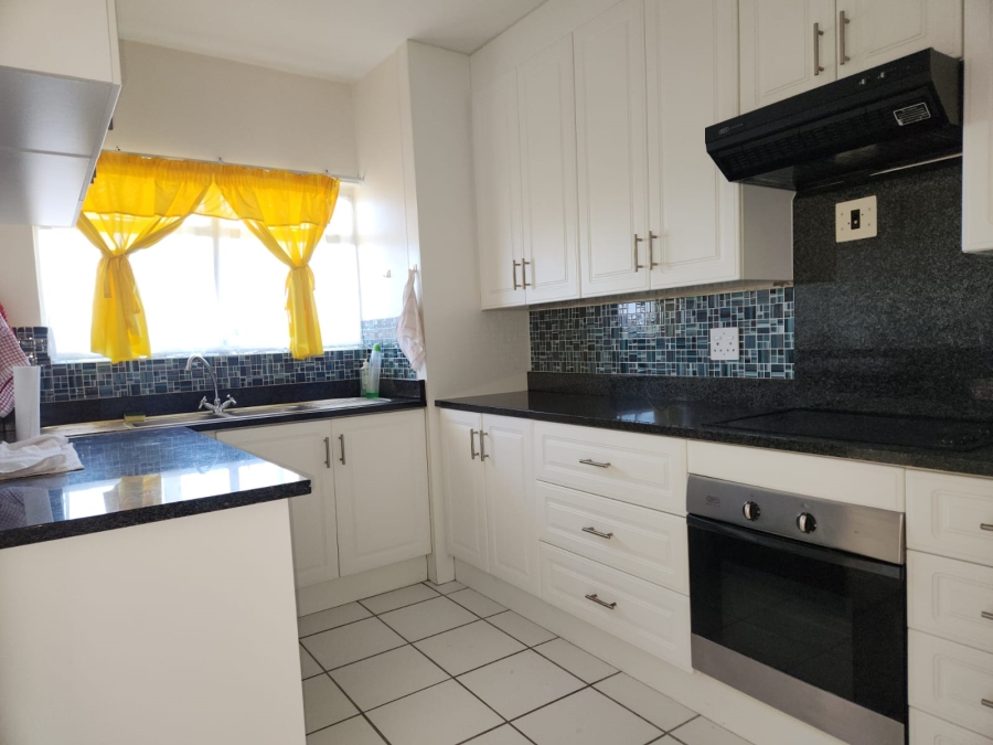 2 Bedroom Property for Sale in Humewood Eastern Cape
